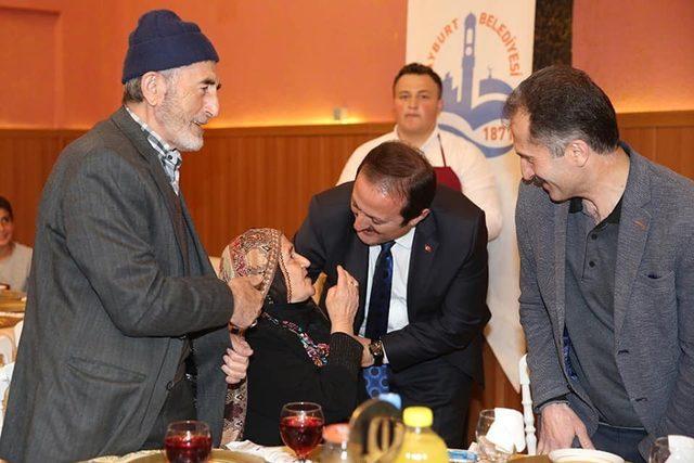 Vali Ali Hamza Pehlivan, Dünya Yetimler Günü iftarına katıldı