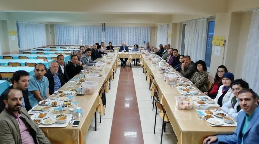 Oltu Meslek Y&uuml;ksekokulu personeli iftar programında buluştu