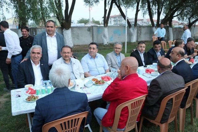 Çiftçiler ve protokol iftarda bir araya geldi