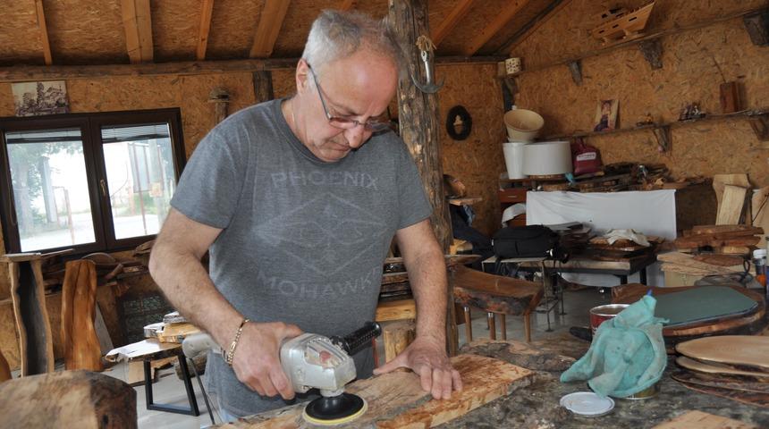Kesilmiş ağa&ccedil; par&ccedil;alarından tasarımları ilgi g&ouml;r&uuml;yor