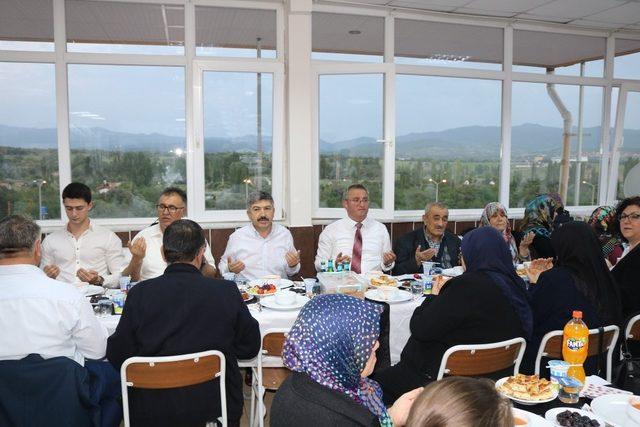 Gediz’de şehit yakınları ve gazilere iftar