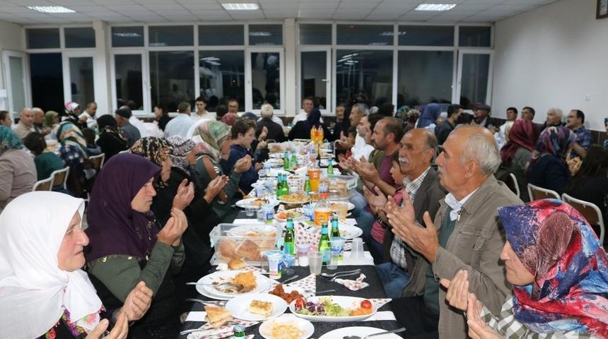 Gediz&rsquo;de şehit yakınları ve gazilere iftar