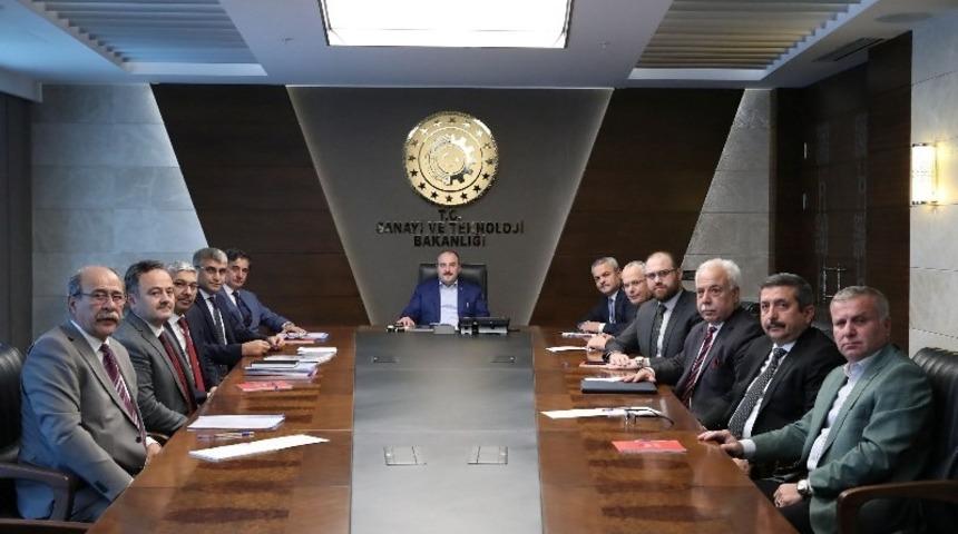 Vali G&uuml;rel  ve beraberindeki heyet Bakan Varank&rsquo;ı Karab&uuml;k&rsquo;e davet etti