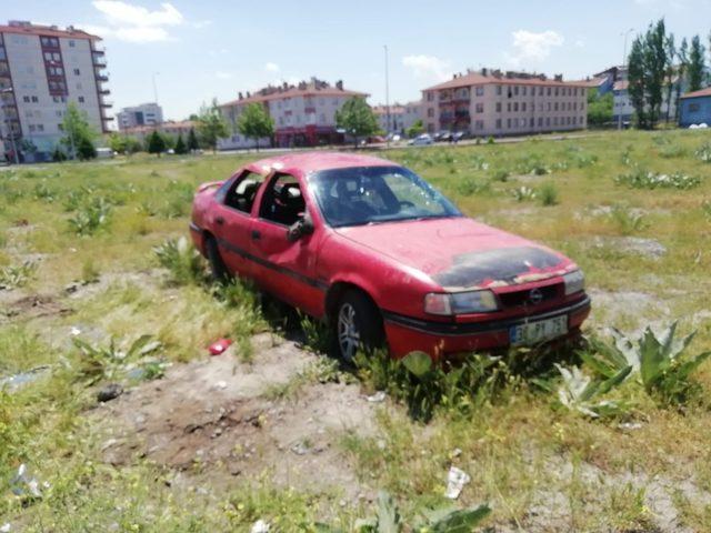 Virajı alamayan araç takla attı: 3 Yaralı