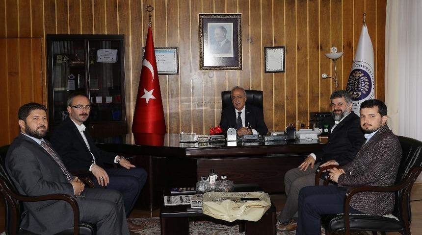 Uluslararası &ouml;ğrencilerimizi k&uuml;lt&uuml;r k&ouml;pr&uuml;s&uuml; olarak g&ouml;r&uuml;yoruz