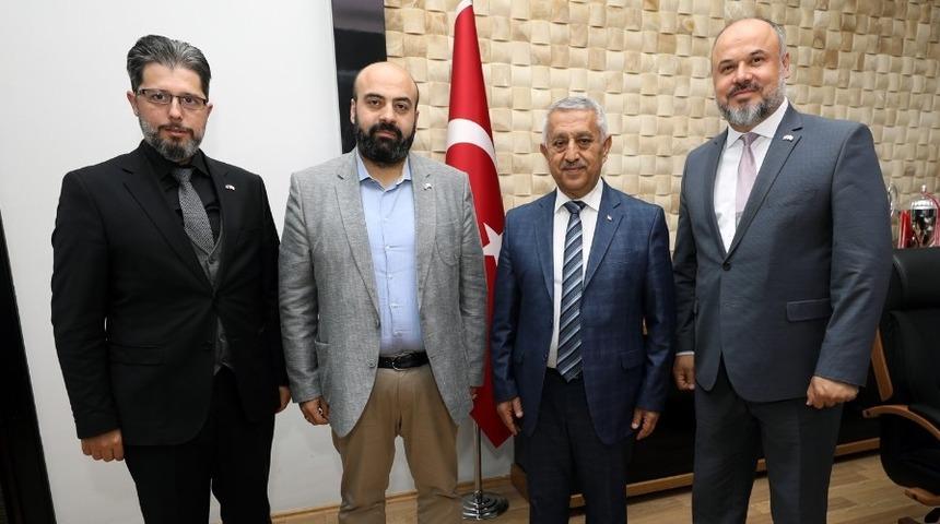 Yeşilay&rsquo;dan Belediye Başkanı Zeybek&rsquo;e ziyaret