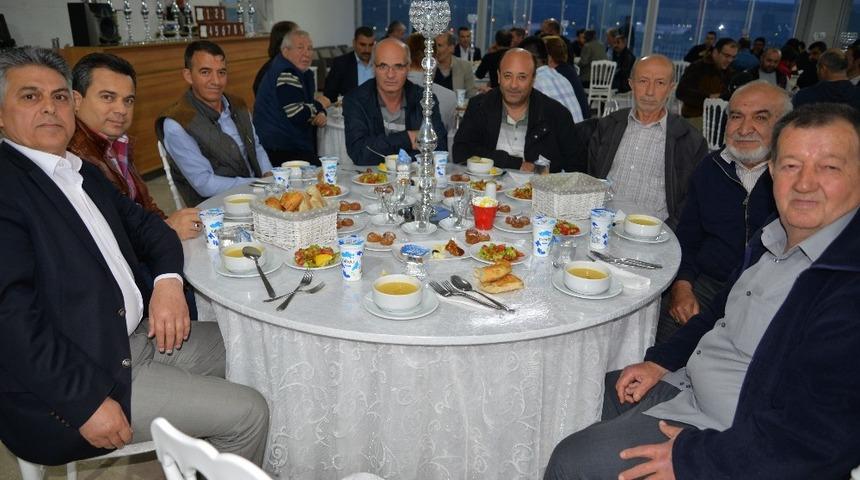 Başkan Yardımcısı G&uuml;rses, minib&uuml;s&ccedil;&uuml;lerle iftarda buluştu