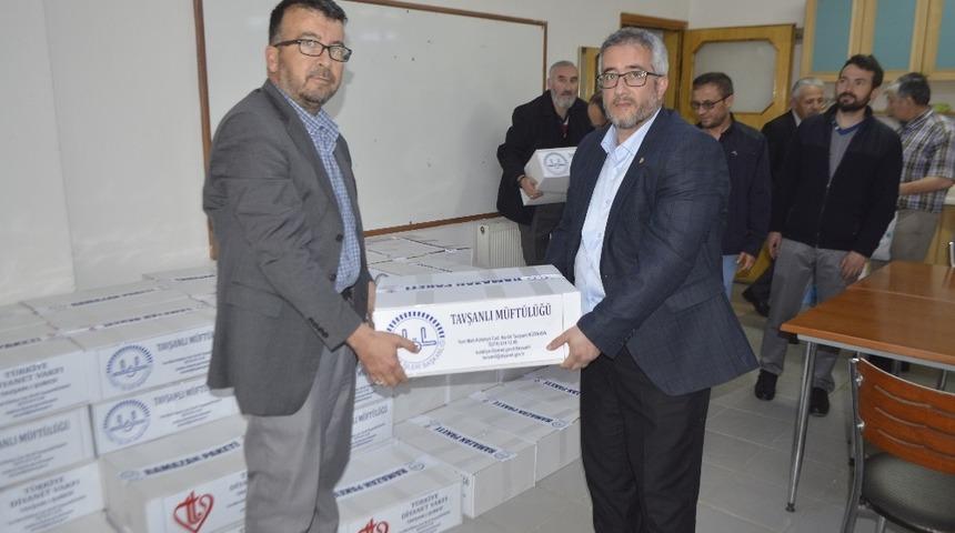 Tavşanlı’da 250 aileye gıda yardımı