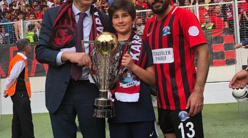 AK Partili Kartal’dan 2. Lige yükselen Van Büyükşehir Belediyespor’a tebrik mesajı