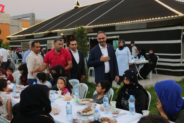 Kuş, yetim ve öksüz çocuklarla iftarda bir araya geldi