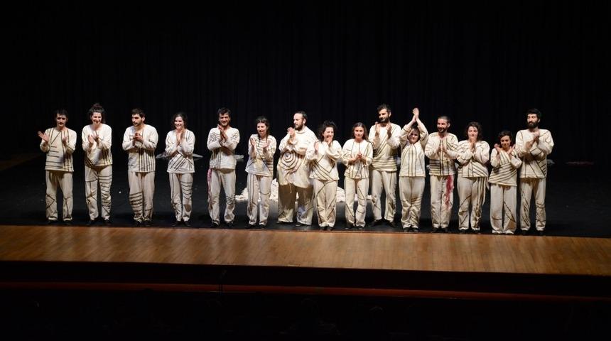 Tiyatroseverler "Kral Übü" oyununda buluştu