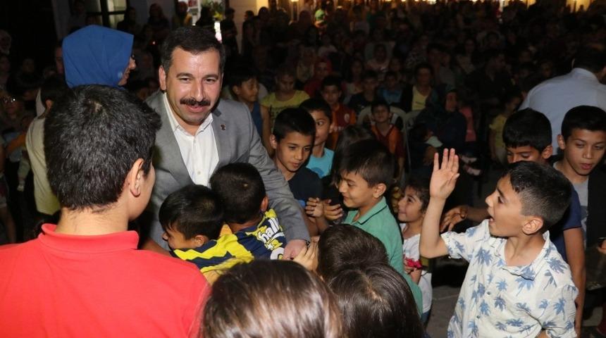 &Ccedil;ocuklardan Baydilli&rsquo;ye sevgi seli