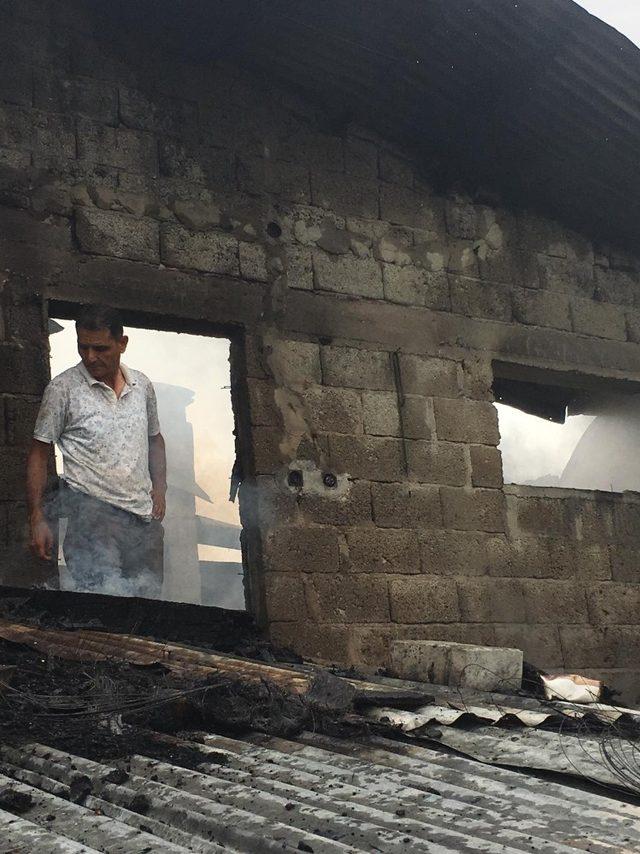 Mersin’de çiftlik evinde çıkan yangın korkuttu