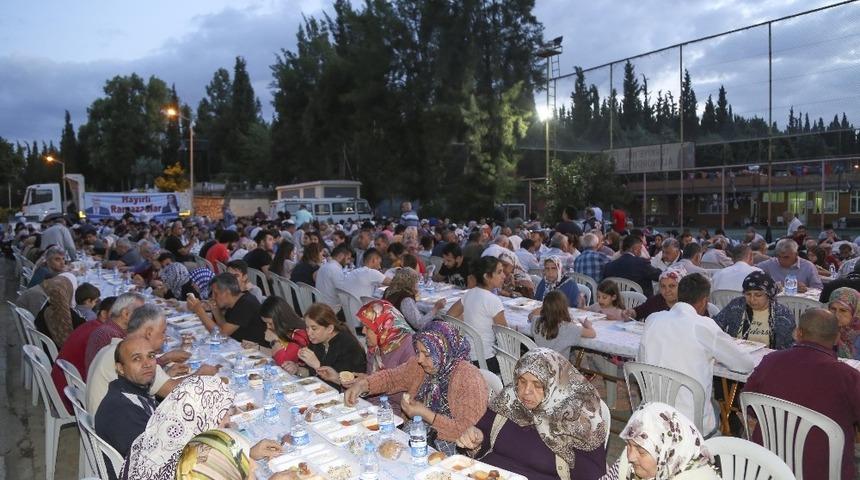 Efeler Belediyesinin iftar buluşmaları İstiklal ’de devam etti