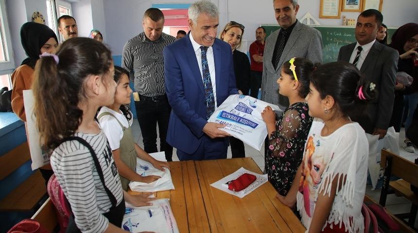 G&uuml;der&rsquo;den &ouml;ğrencilere bayram hediyesi