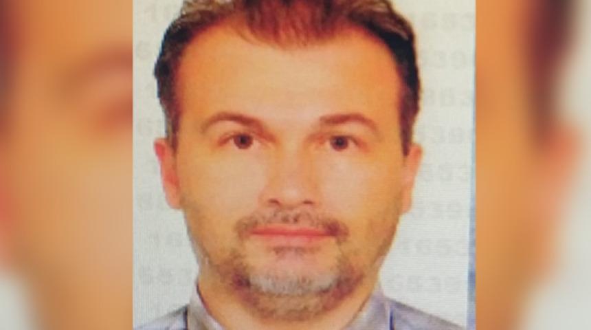 Eski eşini boğarak &ouml;ld&uuml;ren kişi mezarlıkta yakalandı