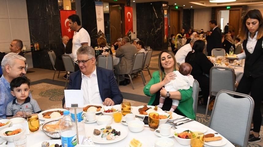 Koruyucu aileler iftarda buluştu