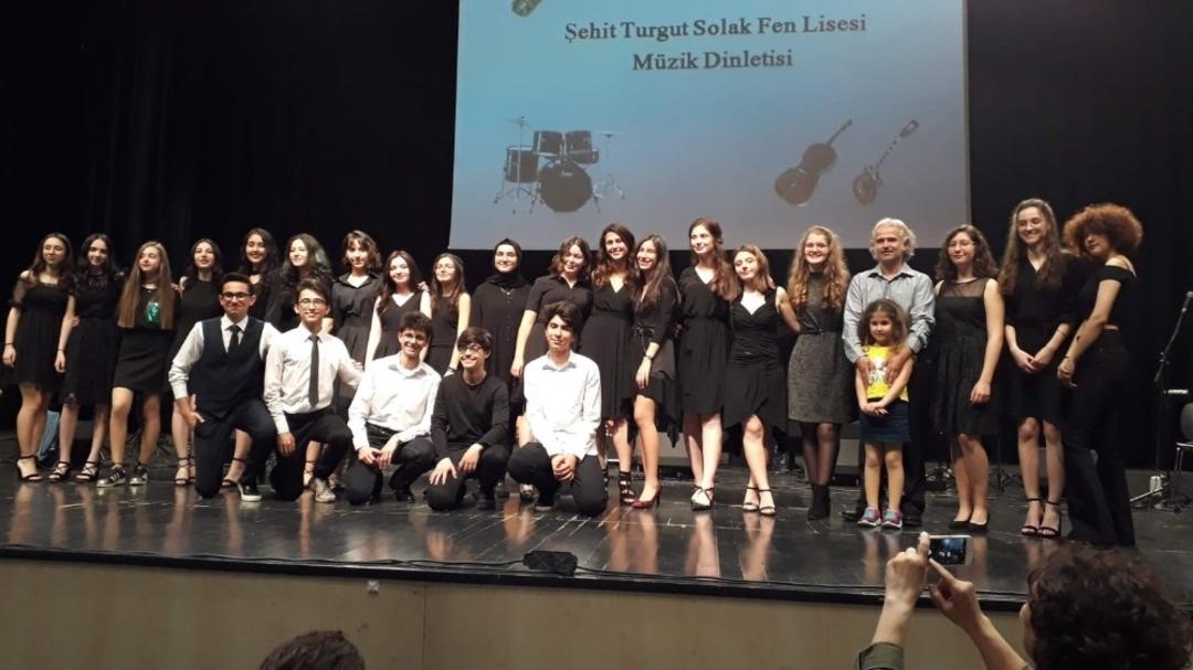 Şehit Turgut Solak Lisesinden m&uuml;zik dinletisi