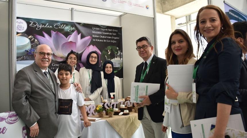 Gen&ccedil; girişimciler İzmir&rsquo;de yarıştı