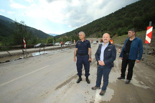 Vali Varol taşkın ve heyelan bölgesini inceledi