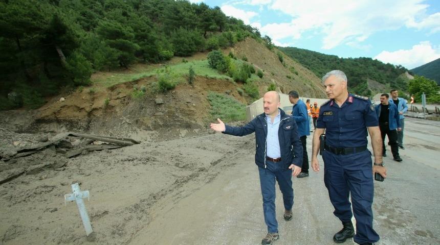 Vali Varol taşkın ve heyelan bölgesini inceledi