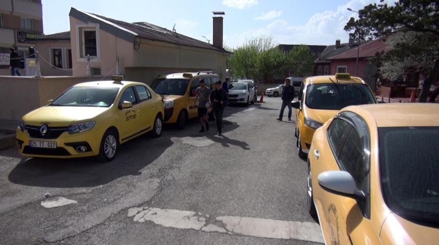 Taksici, sıra tartışmasında meslektaşını &ouml;ld&uuml;rd&uuml;