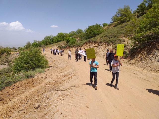 Elazığ'da köylülerden, 'Maden ocağı istemiyoruz' eylemi