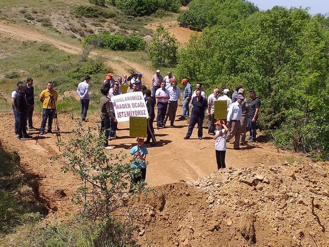 Elazığ'da köylülerden, 'Maden ocağı istemiyoruz' eylemi