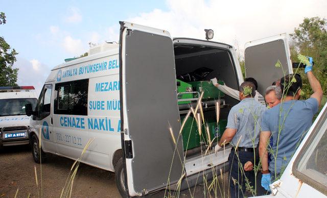 Gazipaşa'da, yerleşik Hollandalı bilgisayar başında ölü bulundu