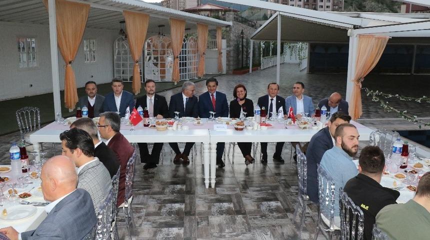 M&Uuml;SİAD&rsquo;dan iftar yemeği