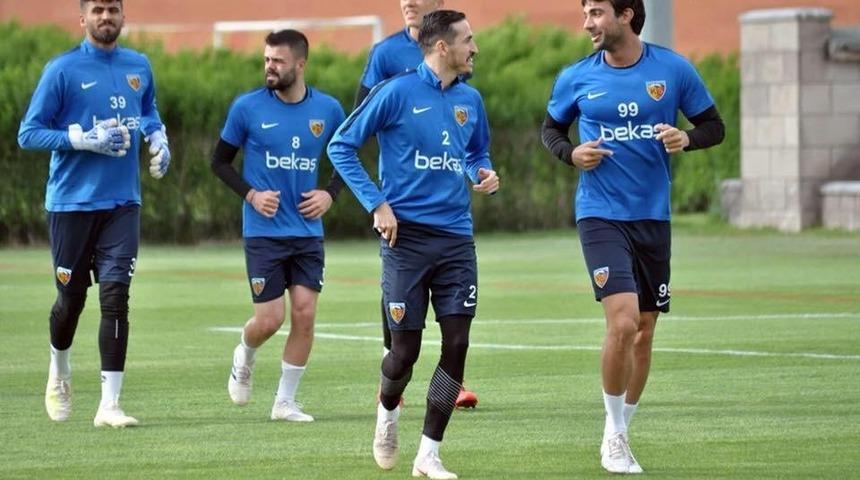 Şamil ve Sakıb oynamıyor