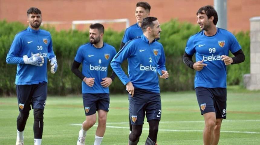 Kayserispor'da Şamil ve Sakıb oynamıyor