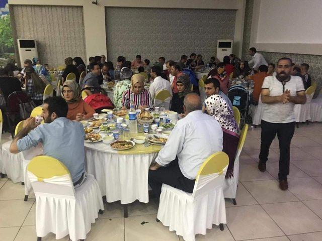 Eğitim Bir-Sen Ergani Şubesi iftarda bir araya geldi