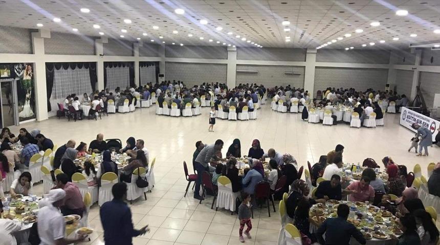 Eğitim Bir-Sen Ergani Şubesi iftarda bir araya geldi