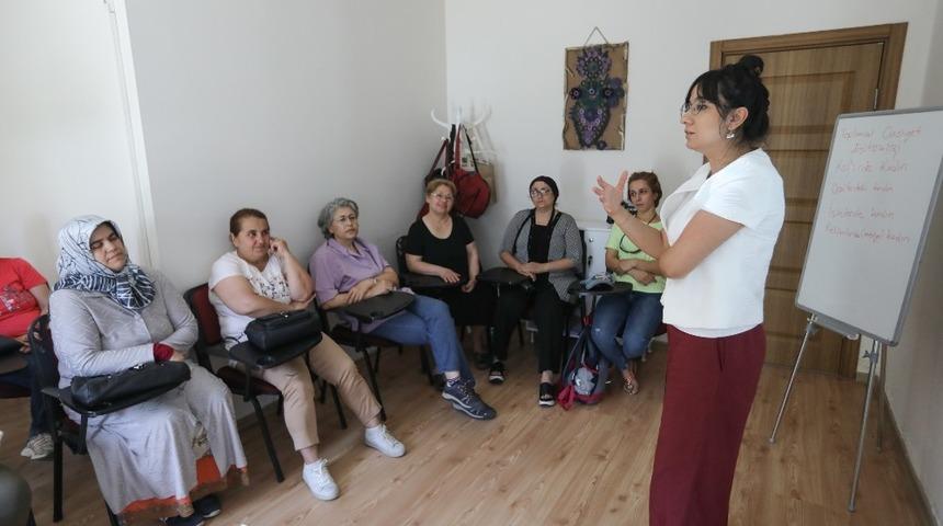 Buca&rsquo;da toplumsal cinsiyet eşitliği masaya yatırıldı