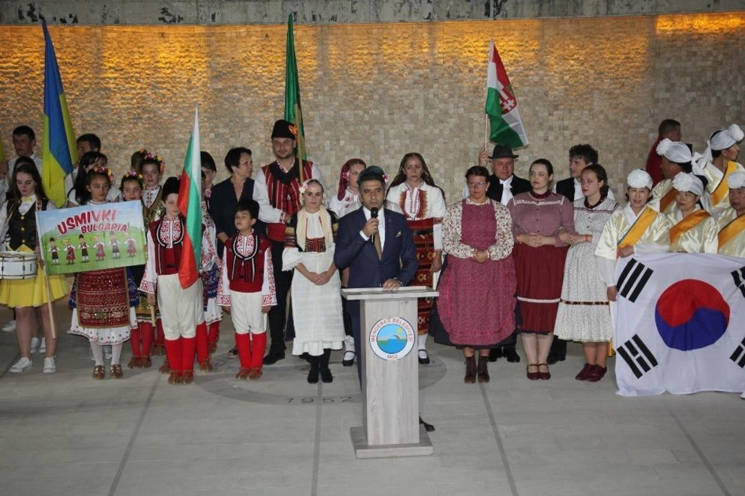 D&uuml;nya Menderes&rsquo;te buluştu