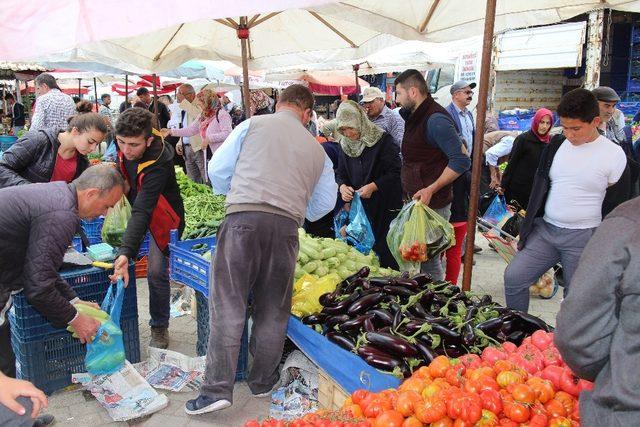 Pazarda fiyatlar düştü