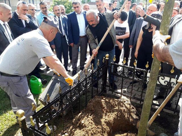 Maganda kurbanı liseli Ahmet’in anısına doğum gününde 21 fidan