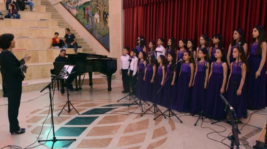 Çoksesli Çocuk Korosu yetenekleriyle büyüledi