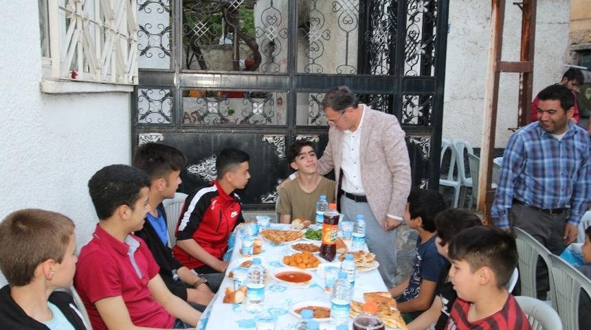 Özdoğan, "Hemşerilerimizin gönül sofrasına misafir olduk"