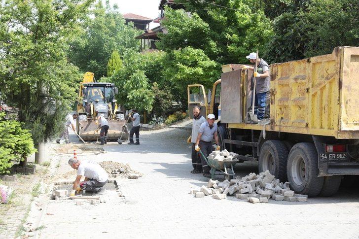 Adapazarı’nda yol açımı ve asfalt  yama çalışmaları sürüyor G2
