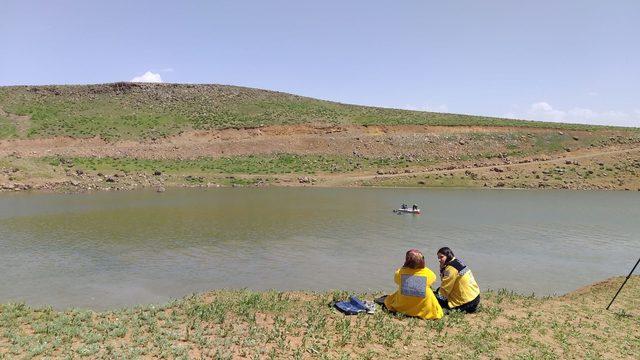 Baraj gölünde kaybolan Evin'i arama çalışmaları sürüyor