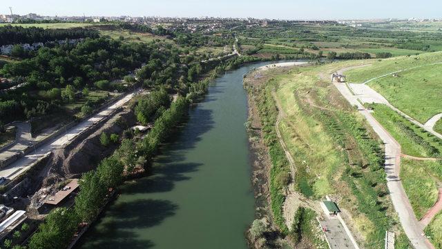 Çamurdan arınan Dicle Nehri, geçtiği yerleri güzelleştiriyor