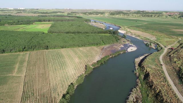 Çamurdan arınan Dicle Nehri, geçtiği yerleri güzelleştiriyor