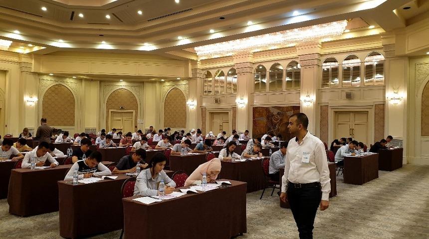 &Ouml;zbekistanlı &ouml;ğrenciler T&uuml;rkiye&rsquo;de &uuml;niversite okumak i&ccedil;in ter d&ouml;kt&uuml;