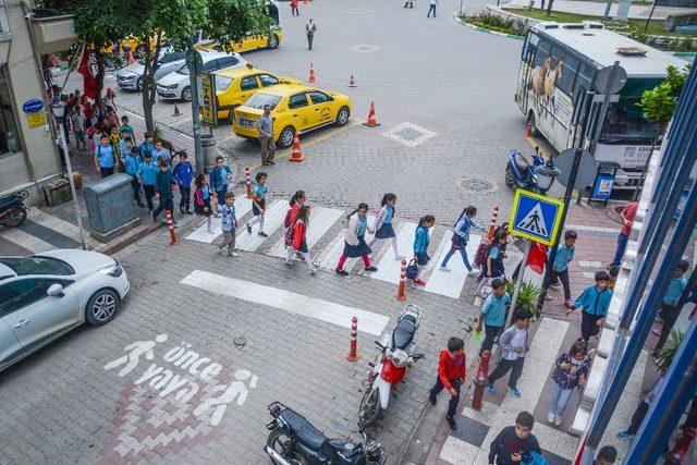 Karacabey’de ’Önce Yaya’