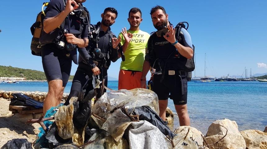 Yalı&ccedil;iftlik&rsquo;te deniz dibi temizliği