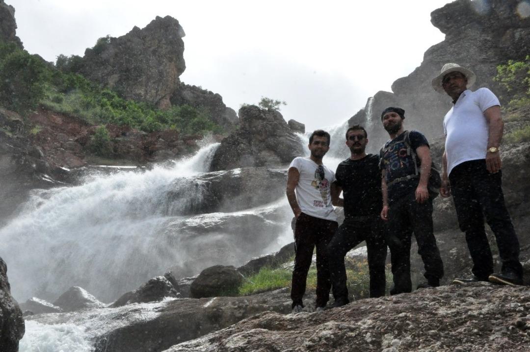 Ko&ccedil;yiğit Şelalesi ziyaret&ccedil;ilerini bekliyor