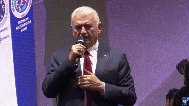 Binali Yıldırım Erzincanlılarla iftarda buluştu