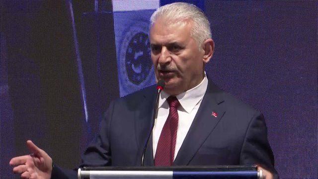 Binali Yıldırım Erzincanlılarla iftarda buluştu